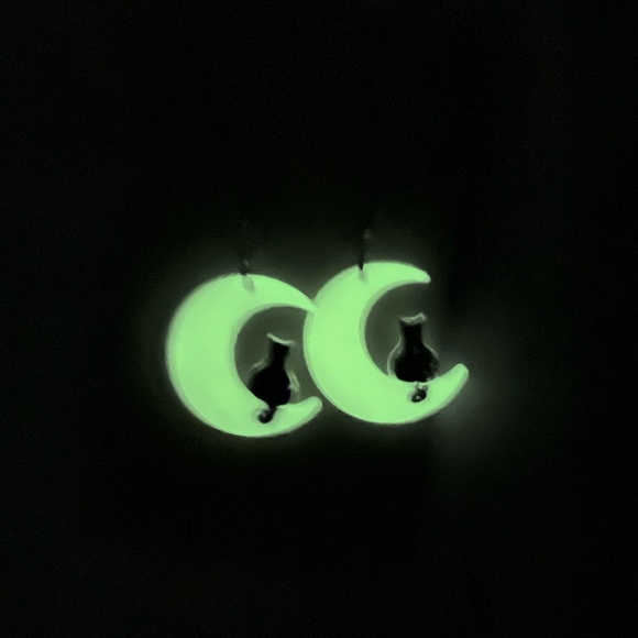 Handcrafted Fish Hook Glow in the Dark Cat on the Moon Dangle Earrings - Picture 4 of 5
